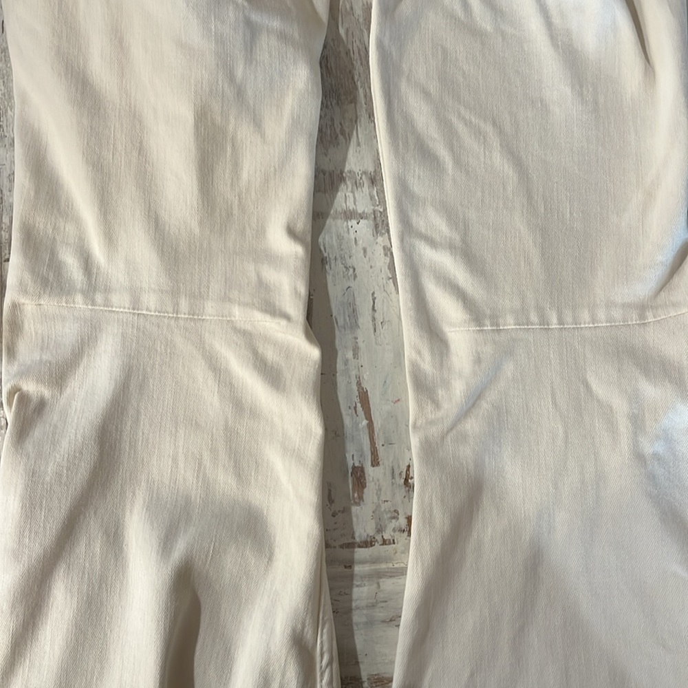 We the Free off-white stretch flare jeans. Size 27 - Picture 6 of 6